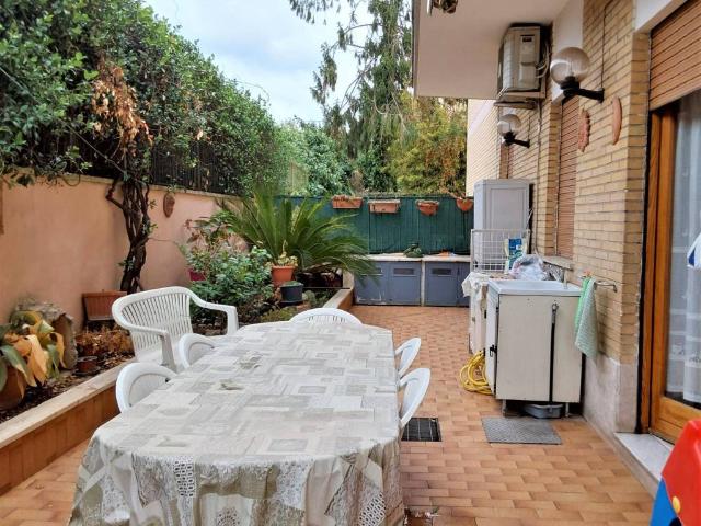 Appartamento in vendita a Roma RM