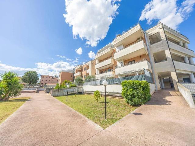 Appartamento in vendita a Roma RM
