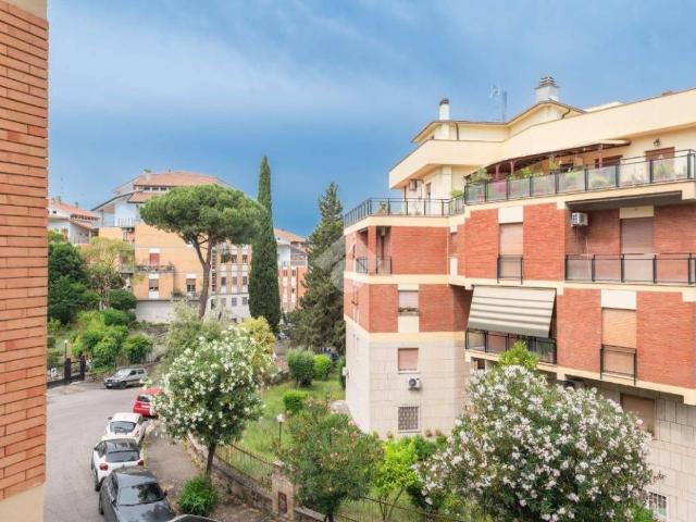 Appartamento in vendita a Roma RM