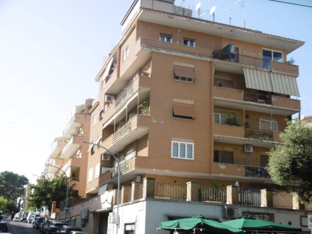 Appartamento in vendita a Roma RM