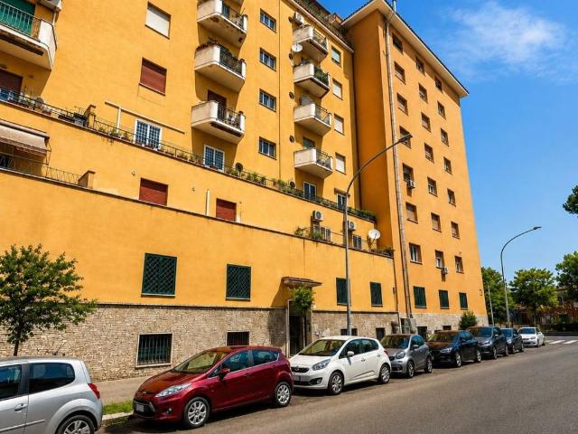 Appartamento in vendita a Roma RM