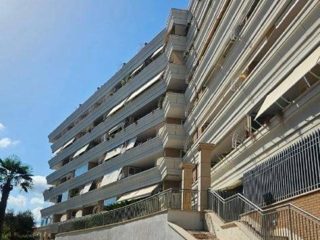Appartamento in vendita a Roma RM