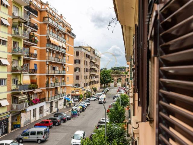 Appartamento in vendita a Roma RM