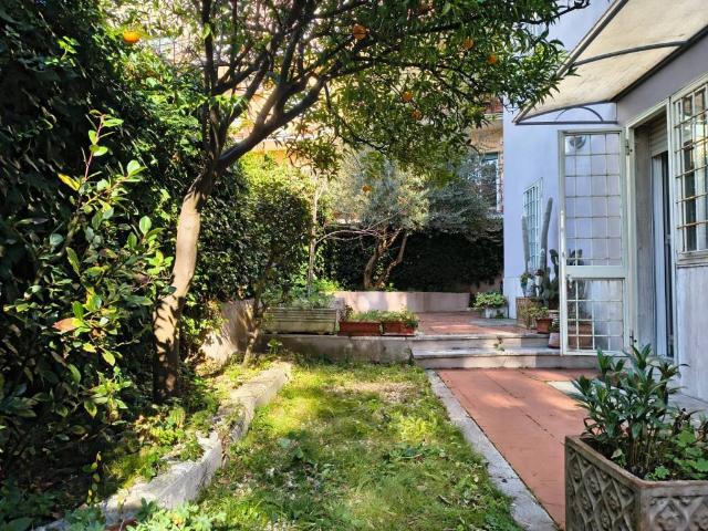 Appartamento in vendita a Roma RM