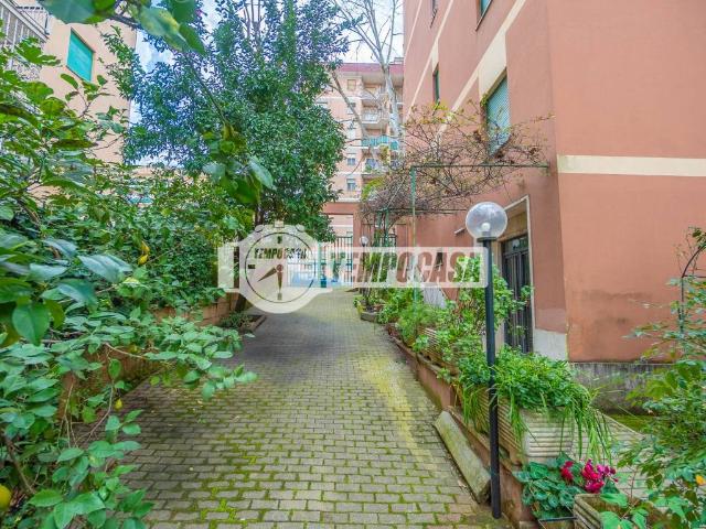 Appartamento in vendita a Roma RM