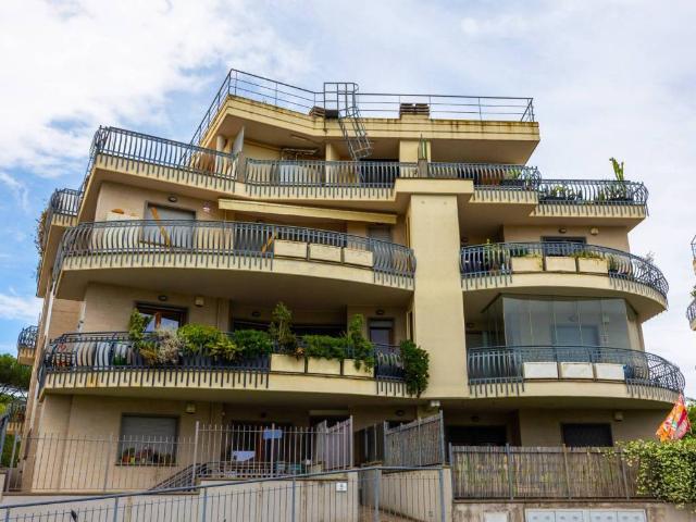 Appartamento in vendita a Roma RM