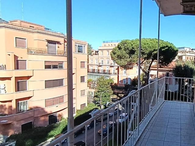Appartamento in vendita a Roma RM