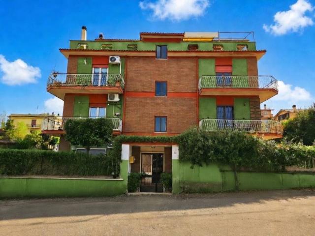 Appartamento in vendita a Roma RM