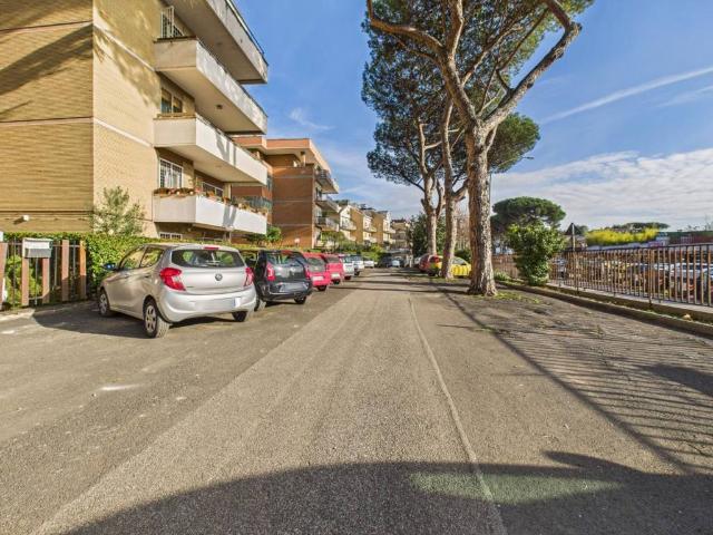 Appartamento in vendita a Roma RM