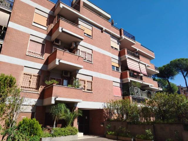 Appartamento in vendita a Roma RM