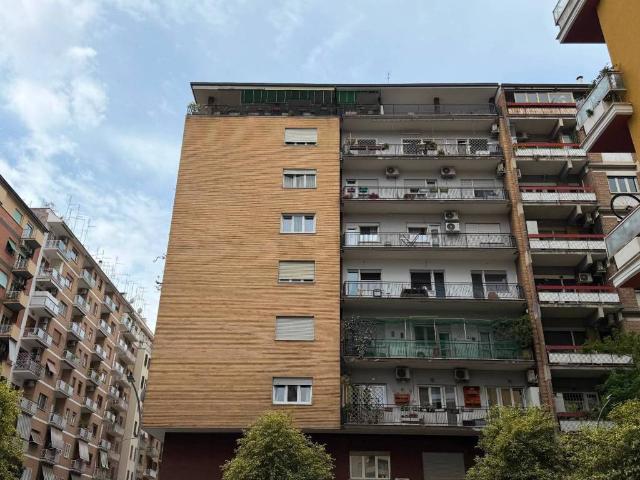 Appartamento in vendita a Roma RM