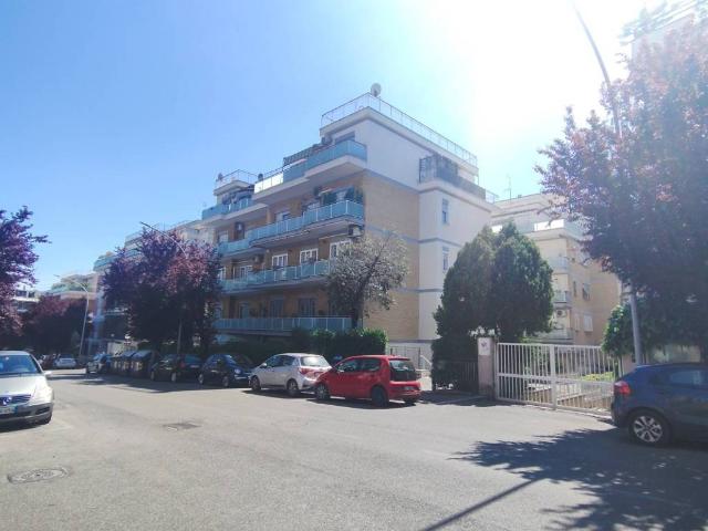Appartamento in vendita a Roma RM
