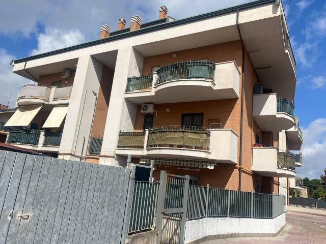 Appartamento in vendita a Roma RM