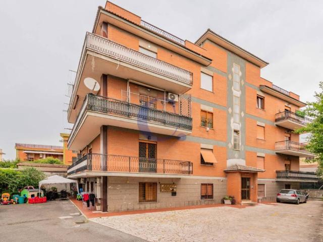 Appartamento in vendita a Roma RM