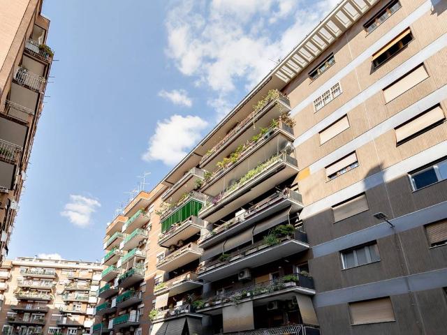 Appartamento in vendita a Roma RM