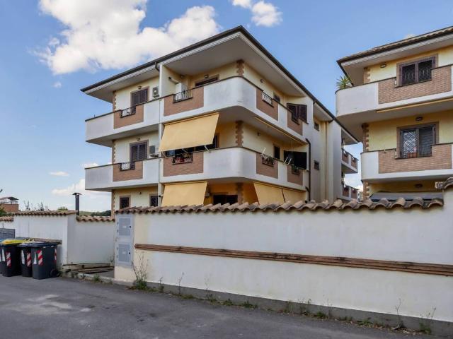 Appartamento in vendita a Roma RM
