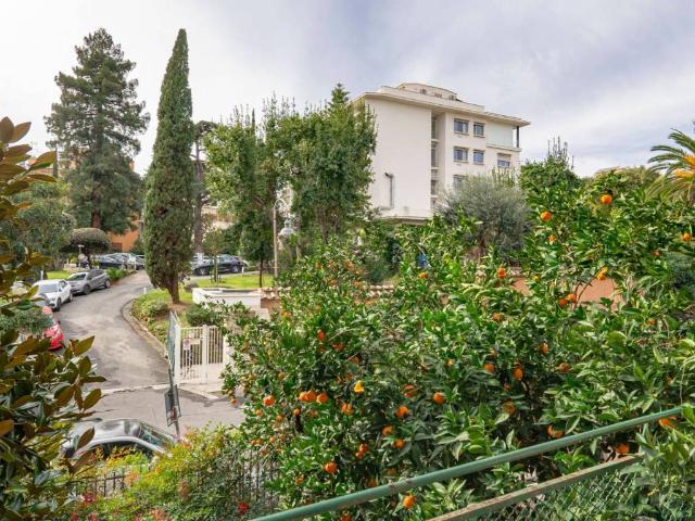 Appartamento in vendita a Roma RM