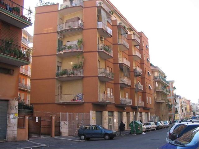 Appartamento in vendita a Roma RM