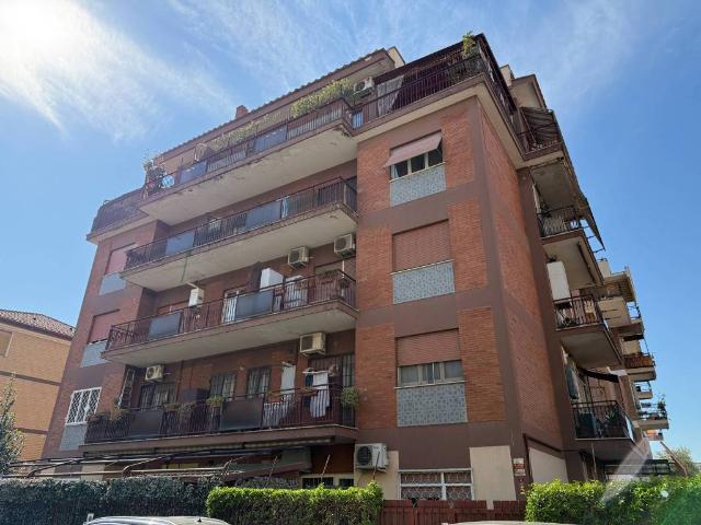 Appartamento in vendita a Roma RM