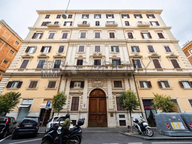 Appartamento in vendita a Roma RM