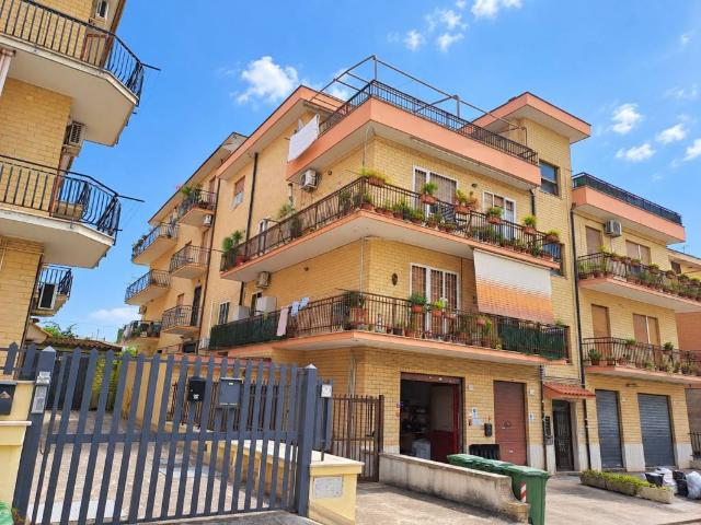 Appartamento in vendita a Roma RM