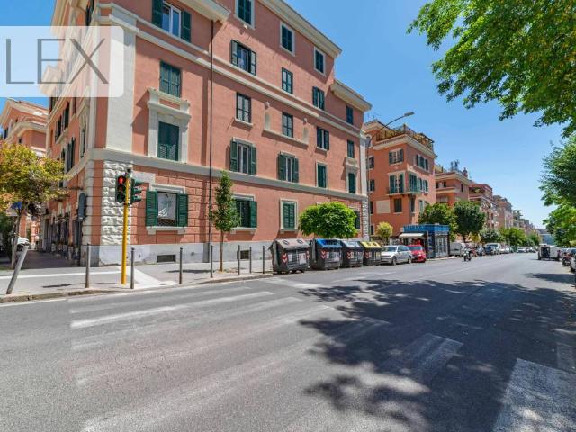 Appartamento in vendita a Roma RM