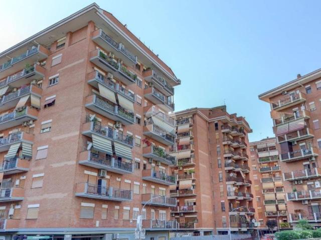 Appartamento in vendita a Roma RM