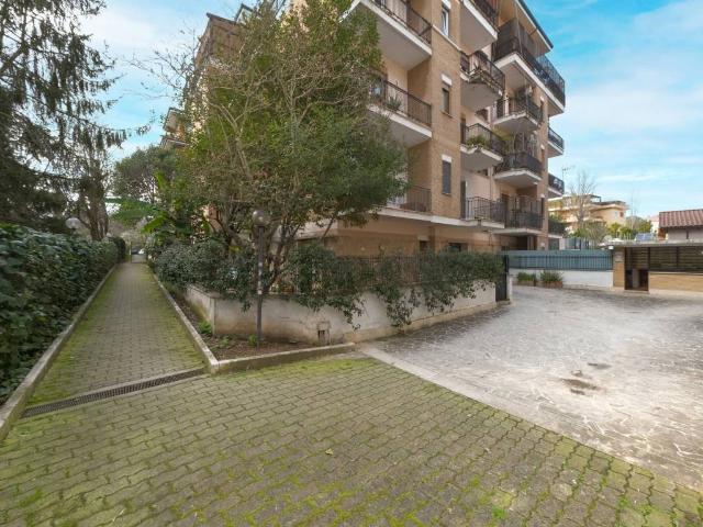 Appartamento in vendita a Roma RM