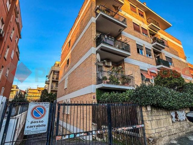 Appartamento in vendita a Roma RM