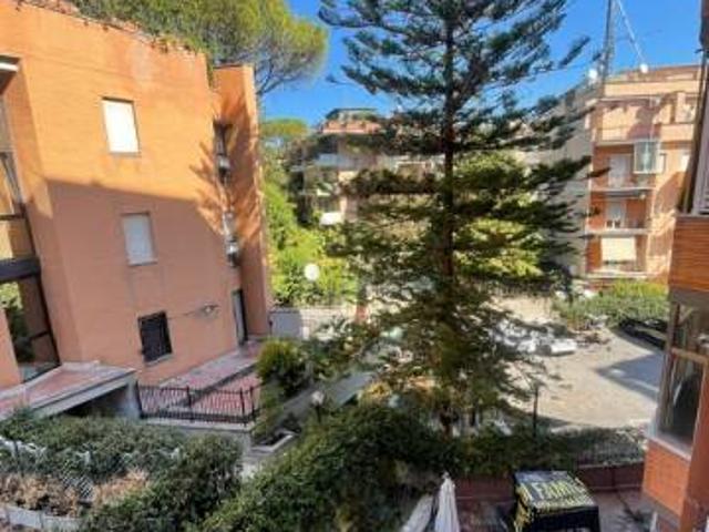 Appartamento in vendita a Roma RM