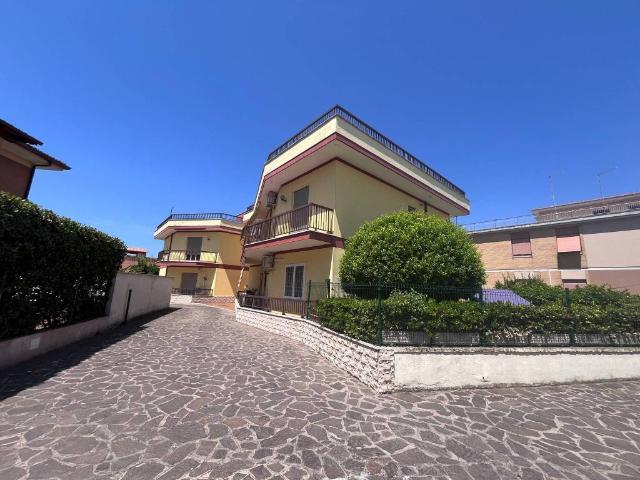 Appartamento in vendita a Roma RM