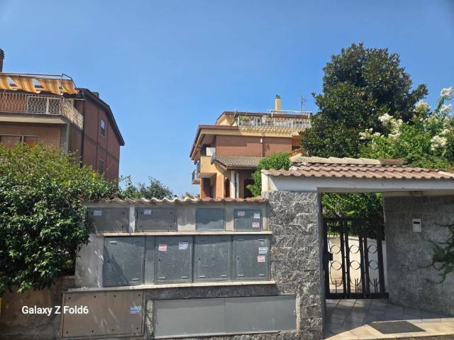 Appartamento in vendita a Roma RM