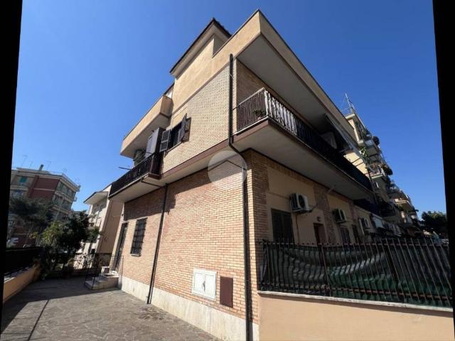 Appartamento in vendita a Roma RM