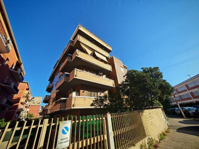 Appartamento in vendita a Roma RM