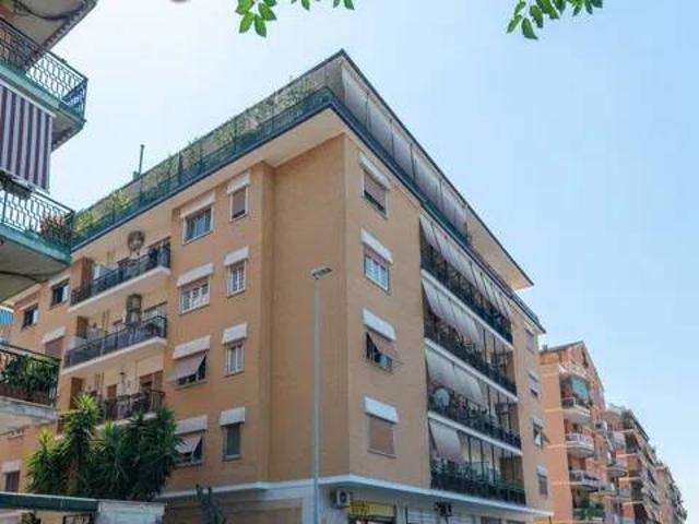 Appartamento in vendita a Roma RM