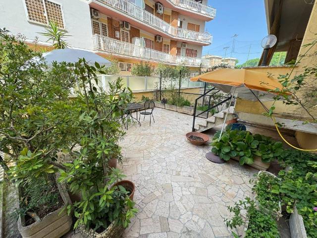Appartamento in vendita a Roma RM