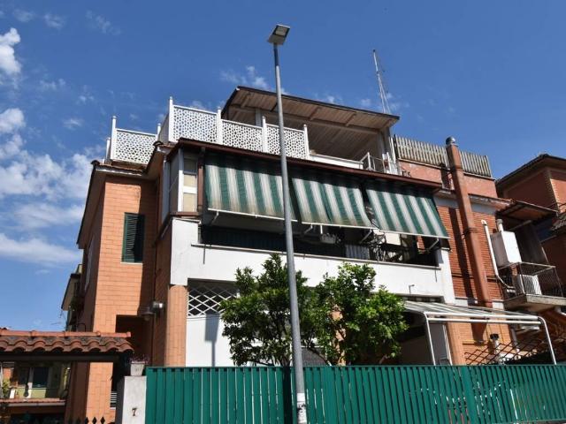Appartamento in vendita a Roma RM
