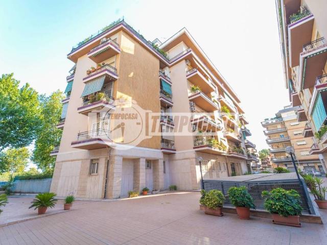 Appartamento in vendita a Roma RM