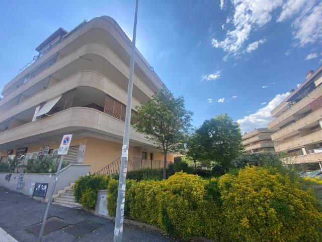Appartamento in vendita a Roma RM