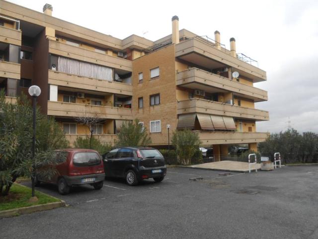 Appartamento in vendita a Roma RM