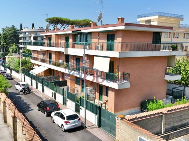 Appartamento in vendita a Roma RM