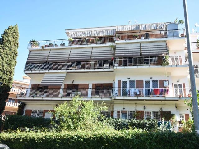 Appartamento in vendita a Roma RM