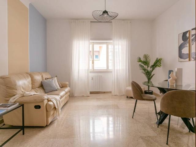 Appartamento in vendita a Roma RM