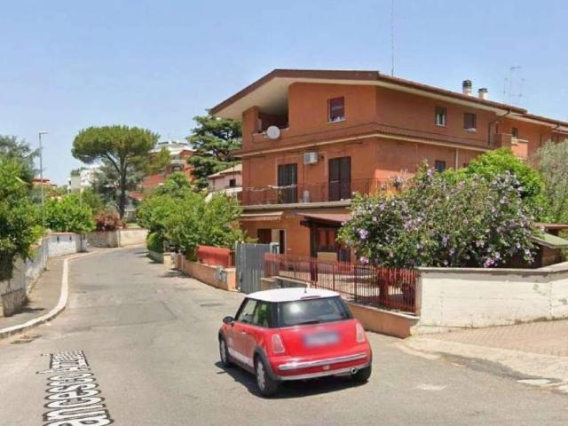 Appartamento in vendita a Roma RM