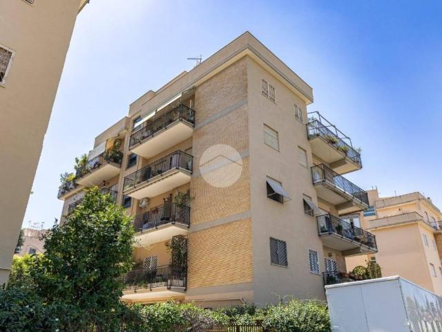 Appartamento in vendita a Roma RM