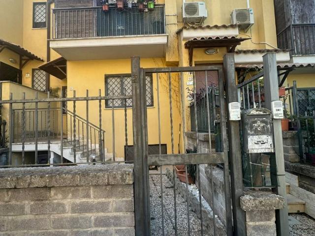 Appartamento in vendita a Roma RM
