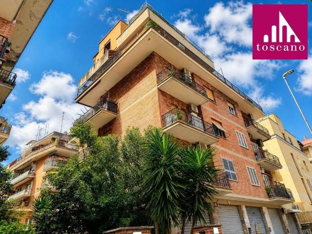 Appartamento in vendita a Roma RM