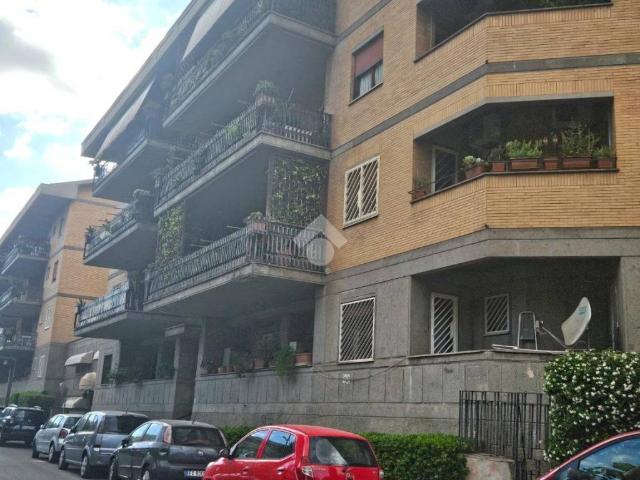 Appartamento in vendita a Roma RM