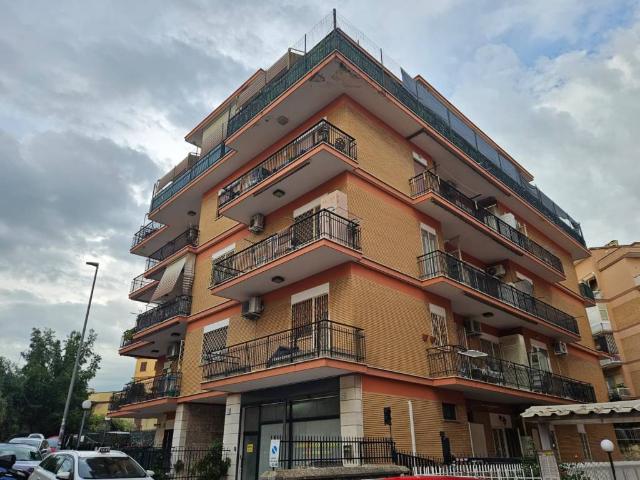 Appartamento in vendita a Roma RM