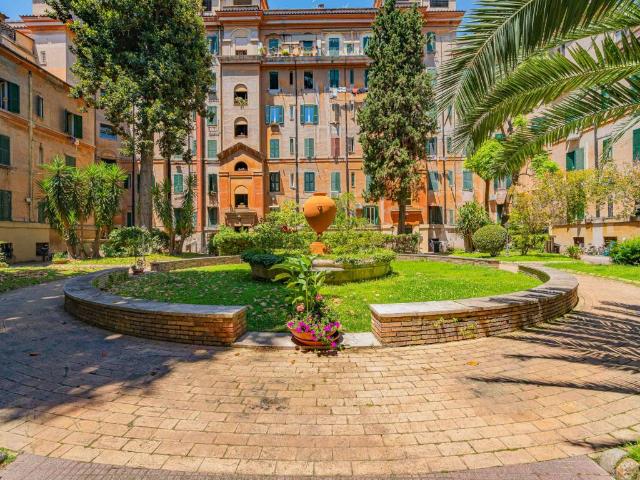 Appartamento in vendita a Roma RM
